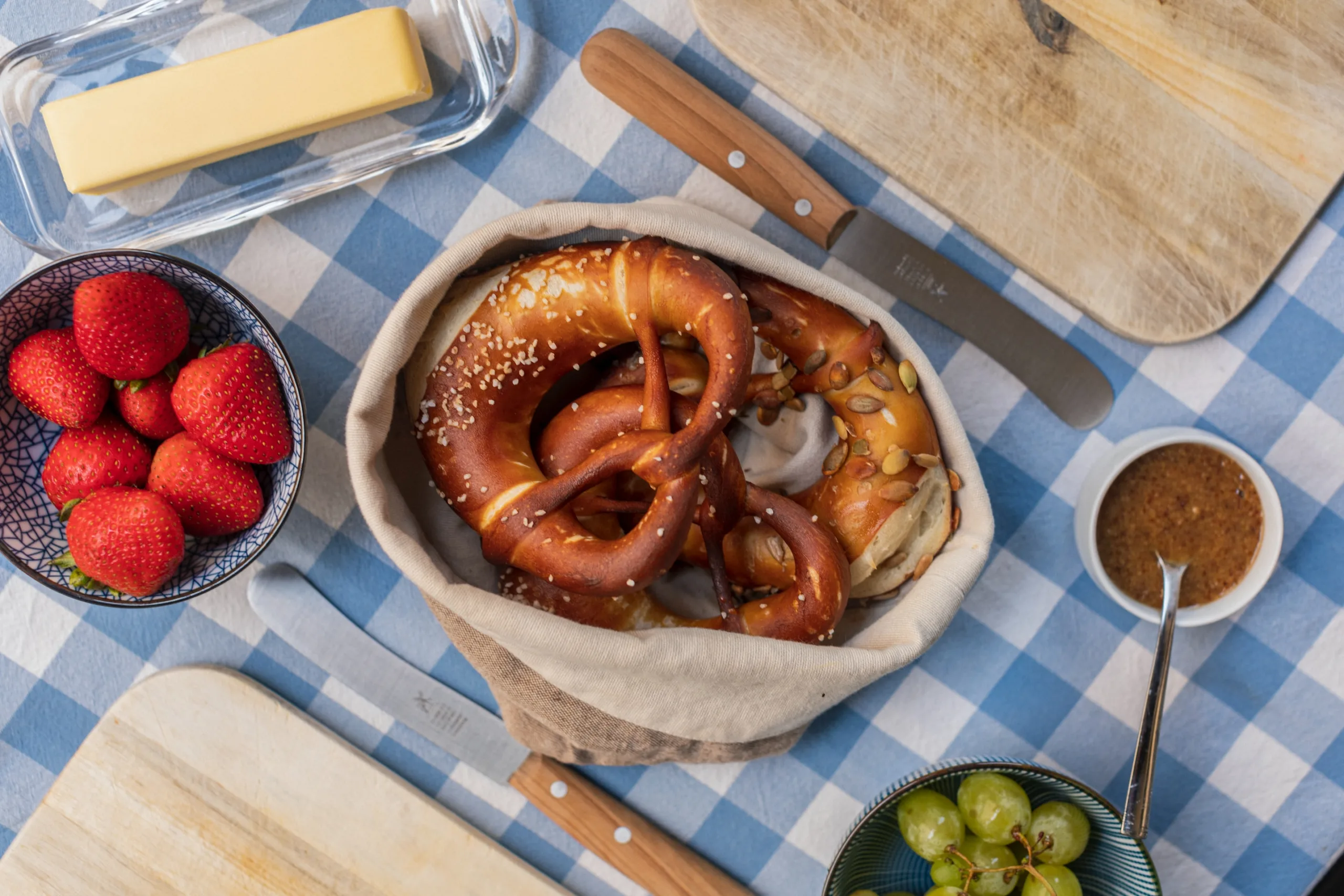 Frühstück mit Brezeln