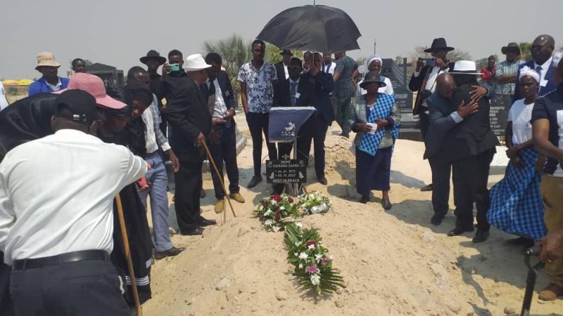 Beerdigung von Saara Kawana