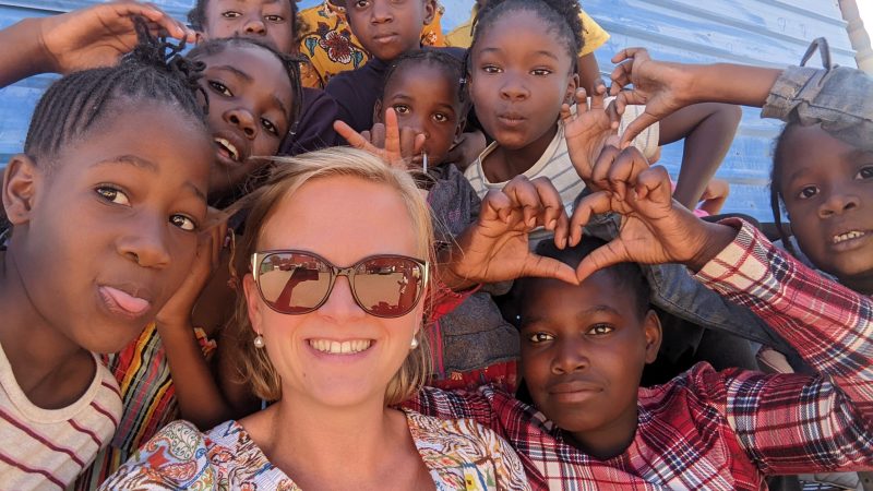 Erika mit Kindern Erika mit Kindern